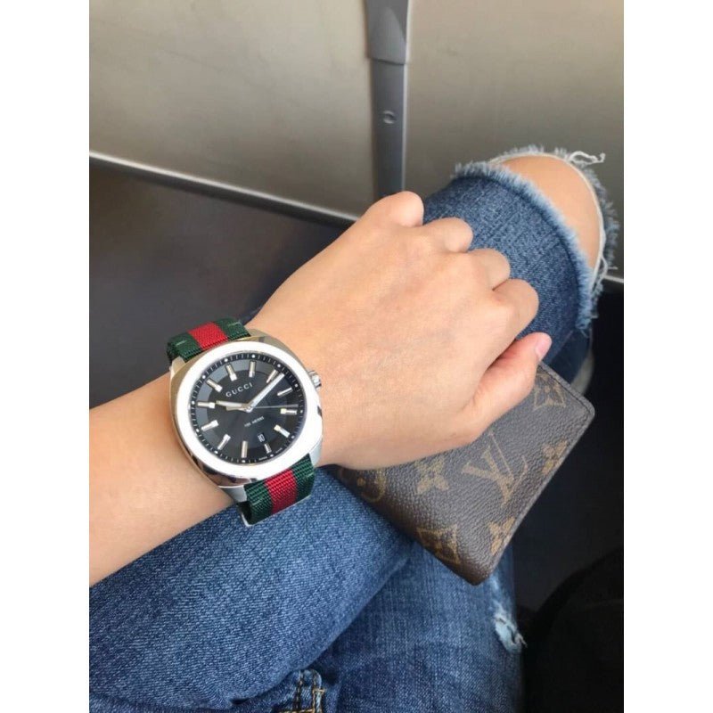 Gucci GG2570 Quartz Black Dial Green & Red Nylon Strap Watch For Men - YA142305