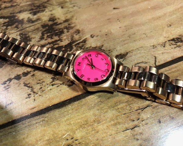 Marc Jacobs Henry Dinky Pink Dial Rose Gold Steel Strap Watch for Women - MBM3203