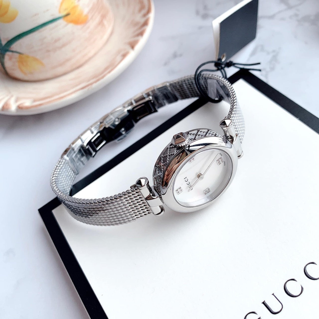 Gucci Diamantissima Quartz Diamonds Mother of Pearl Dial Silver Mesh Bracelet Watch for Women - YA141504