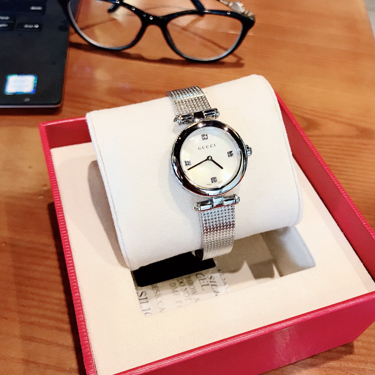 Gucci Diamantissima Quartz Diamonds Mother of Pearl Dial Silver Mesh Bracelet Watch for Women - YA141504